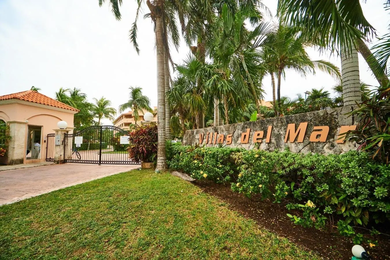 Beachfront Appt W/Amazing Pool In Puerto Aventuras